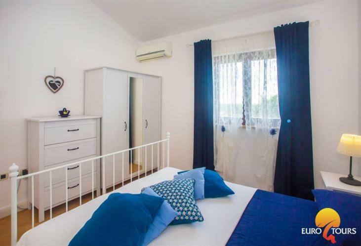 Holiday Home Marina Kaštelir Esterno foto